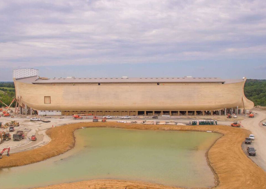 L'Arca di Noè si prepara a salpare il 7 luglio in un mare di polemiche