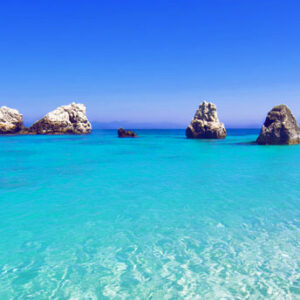 Spiagge bianche? L’isola greca di Lefkada  vi sfida a trovarne di più immacolate…