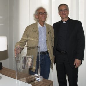 Christo, un nuovo ponte sul Mediterraneo   per portare la speranza ai bimbi africani