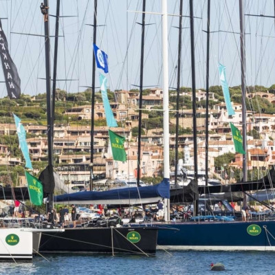 Porto Cervo, il vento gonfia le vele  della Maxi Yacht Rolex Cup