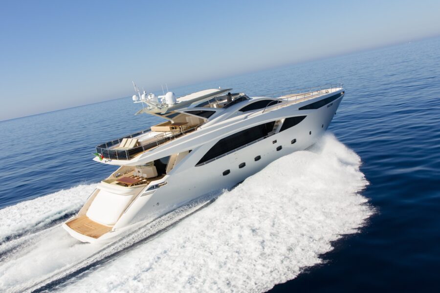 Amer Cento Quad, il superyacht approdato  nel paradiso delle 100 Eccellenze italiane