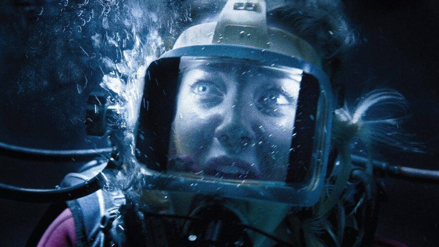 Terrore sul fondo dell'oceano a 47 metri  senza ossigeno e circondate dagli squali