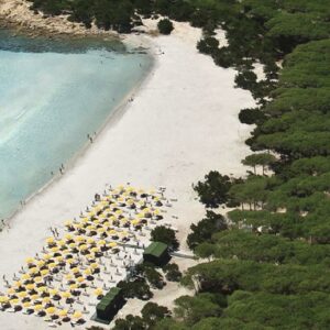 Giardini di Cala Ginepro, in bassa stagione  fioriscono offerte a cui non si può dire no