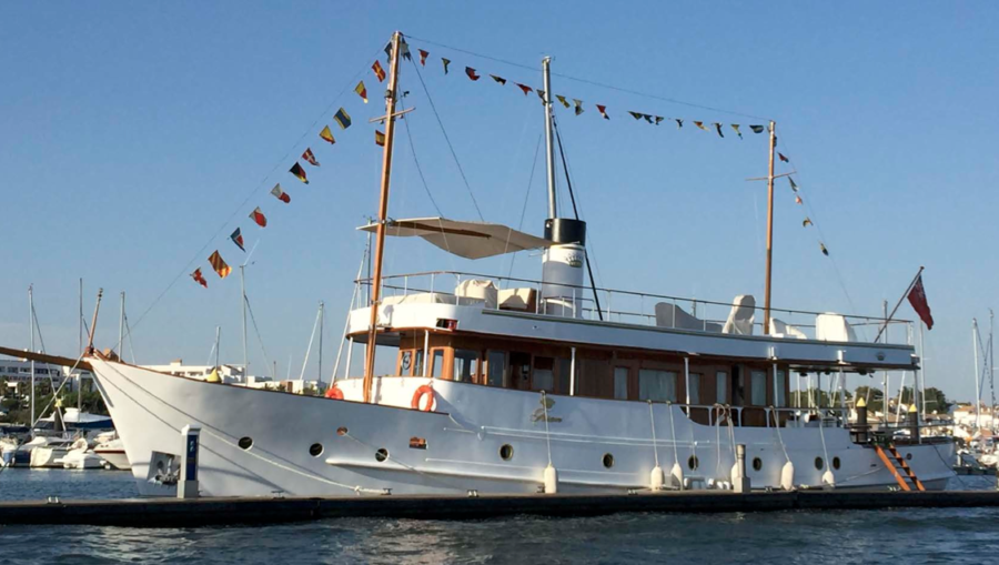 Forever, lo yacht costruito 125 anni fa per  Re Leopoldo del Belgio può essere vostro