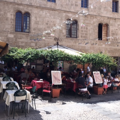 Caffè Costantino ad Alghero, c'è un mare  di ragioni per approdare ai suoi tavoli...
