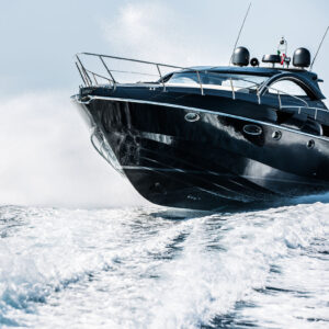 Bello e cattivo, il fascino dello yacht  sport coupé così è irresistibile