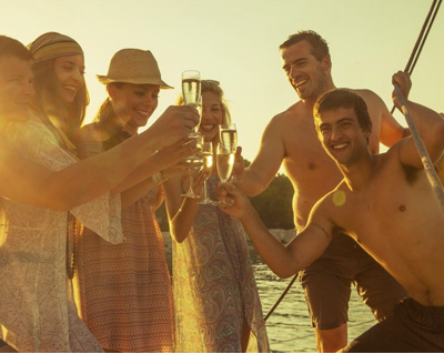 Settembre in barca a vela, una settimana da sogno costa come due giorni in hotel