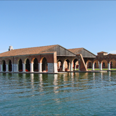 Biennale di Venezia, mettere in mostra l'arte  all'Arsenale è il più grande capolavoro
