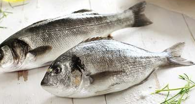 Pesce pescato in mare o d'allevamento? Alcuni indizi vi aiutano a scoprirlo