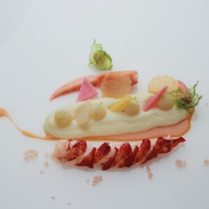 Astice blu con patate e rape in agrodolce  Gaetano da Arnolfo lo serve  così…