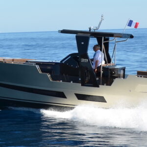 Doppia prua, la rivoluzione del cruiser  che ha lasciato l’Europa a bocca aperta