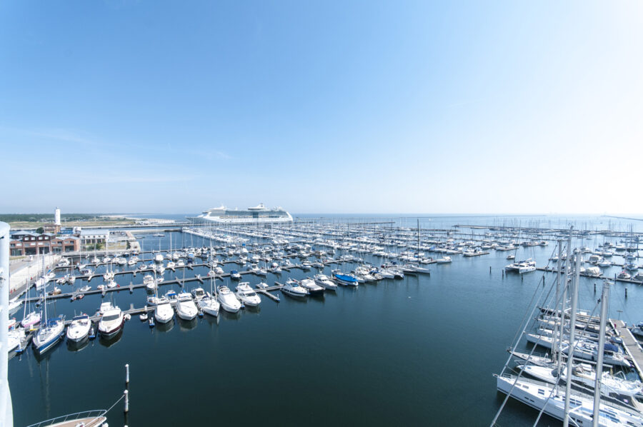 Porto di Ravenna, il ponte ideale per  navigare dall'Europa in un mare di mete