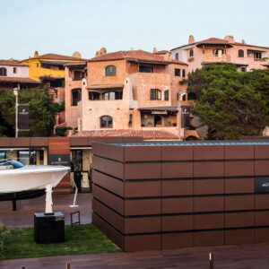 Arredi e accessori Riva, una boutique  a tempo li fa approdare in Costa Smeralda