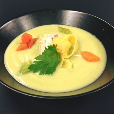 La minestra d'arzilla, broccoli e malfatti  di curcuma che ha "stregato" Porto Cervo