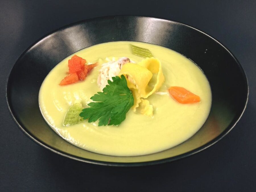 La minestra d'arzilla, broccoli e malfatti  di curcuma che ha "stregato" Porto Cervo