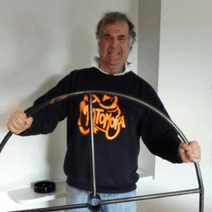 Charlie Gnocchi, il presentatore radio e tv vi presenta i suoi mille quadri di mare