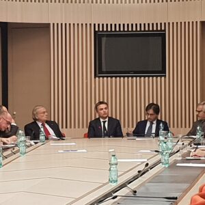 Sistema porti, il viceministro studia le rotte  dal ponte di comando di Confmare