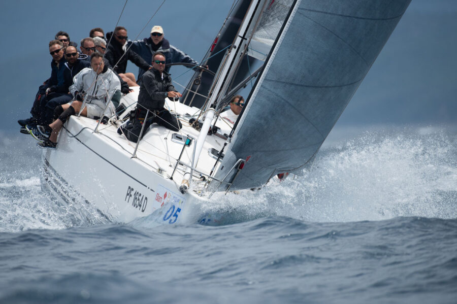 La 151 Miglia polverizza ogni record:  la decima edizione riparte su 250 scafi