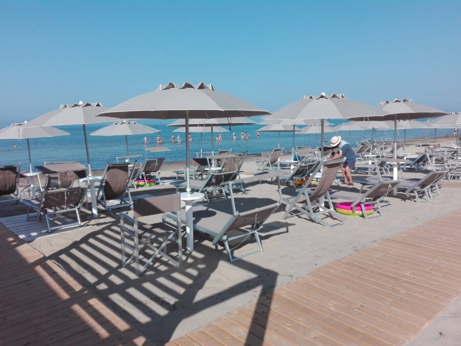 Spiagge accessibili alle persone disabili:  a Follonica ce n'è una da usare come esempio