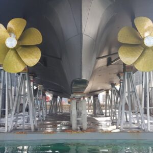 Navaltecnosud, la taccata che fa diventare  altissima la manutenzione dei maxiscafi