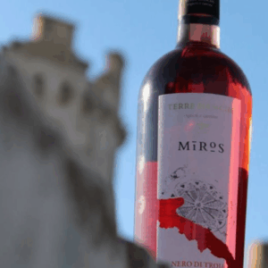 Miros, il vino che colora di rosa  i più affascinanti  tramonti sul mare