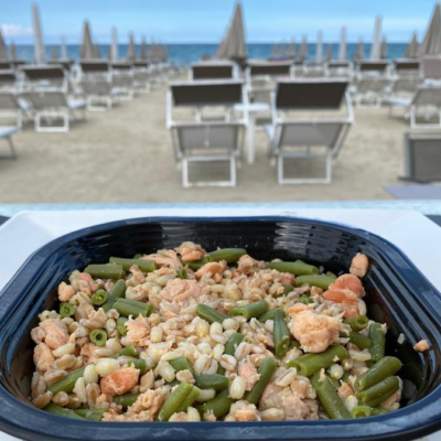 Pranzo in spiaggia ai tempi del Covid-19?  Così la sicurezza è sempre servita...