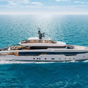 CRN 52 metri, il nuovo yacht che nell’azzurro  del mare ha l’effetto di un arcobaleno