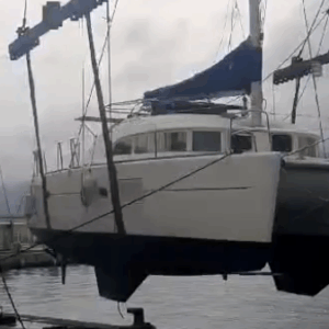 Il bilancino che solleva con precisione  assoluta barche da decine di tonnellate