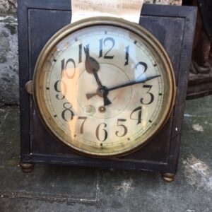 L’orologio da nave che ha attraversato  i mari per approdare in riva a un lago