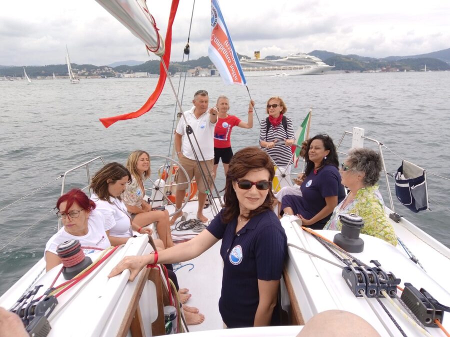 Flash mob di vela: 5000 barche  hanno  fatto rotta contro la violenza sulle donne