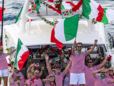 Il tifo dell'Italia arriva ai velisti in Giappone  con foto e video che navigano in Internet
