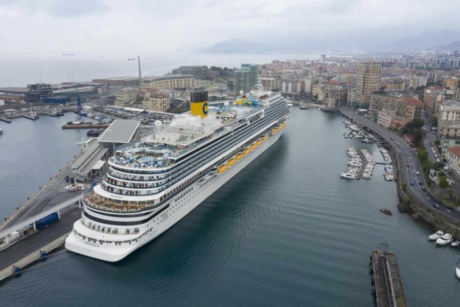 Animatori, cuochi, fotografi, baby sitter:  Costa Crociere cerca 120 nuovi dipendenti