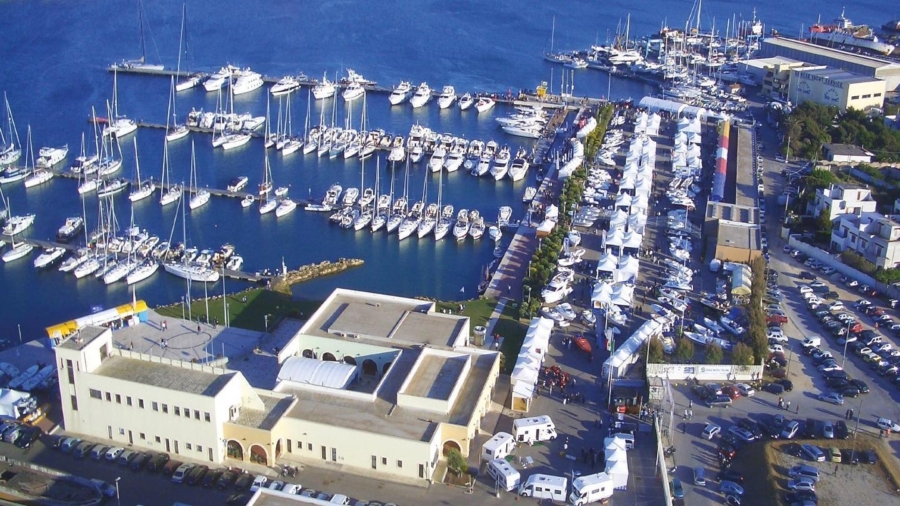 Gente di mare superstiziosa? Questo Salone nautico apre dal 13 al 17 la  sua 17a edizione!