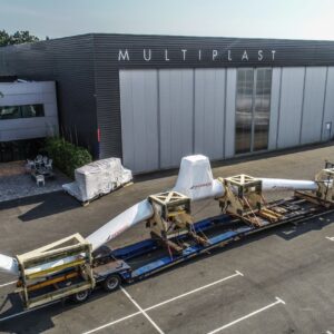 L’impresa del trimarano che ha navigato   per centinaia di chilometri sulla terra