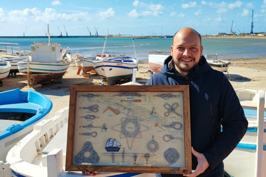 Quadri con nodi marinai,  quando l'arte  celebra un legame unico con il mare