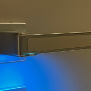 Quadraled, le maniglie intelligenti indicano  le vie di fuga, “parlano” con il comandante…