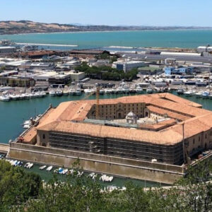 Tipicità in Blu, qui dove il mare  luccica incontrando le persone