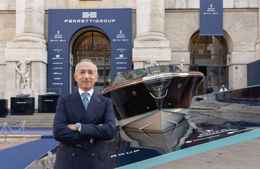 Lo yacht attracca in Piazza Affari e saluta  il debutto di Ferretti nella Borsa italiana
