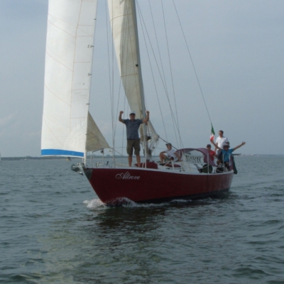 C'è una regata dove per vincere basta esserci.  Per sconfiggere leucemie, linfomi, mielomi