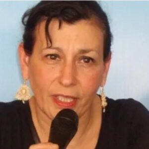 Il trampolino subacqueo alla Maddalena che   invita tuffarsi anche sulla terra e nell’aria