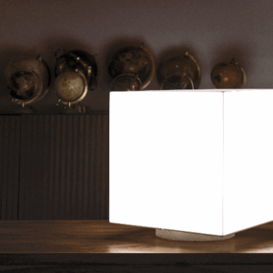 Lampada Iros, un’ondata di luce magica  fa brillare l’eleganza di ogni ambiente