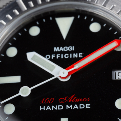 Maggi officine, gli orologi che indicano  come il tempo in mare sia più prezioso che mai