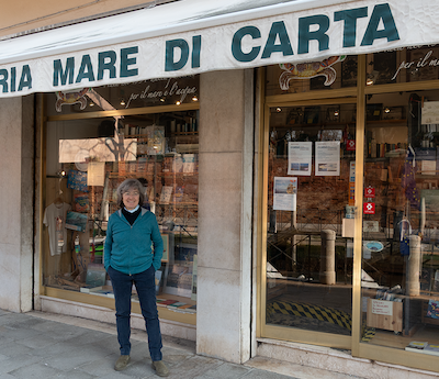 Libreria Mare di carta, immergersi nella  lettura non è solo un modo di dire