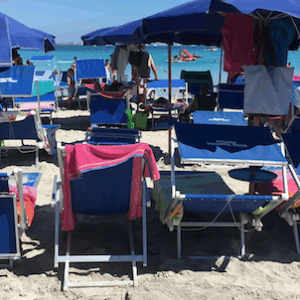 Litigi sotto l’ombrellone? Per evitarli basta  conoscere (e rispettare) diritti e doveri