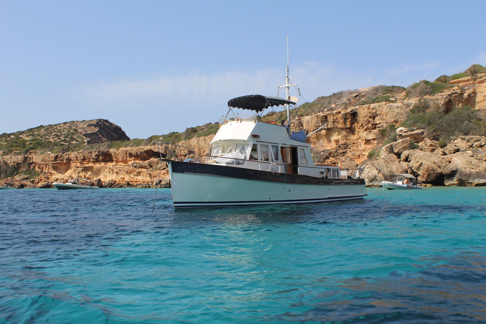 Gite in barca alle Baleari, se al timone c’è un orafo skipper sono autentici “gioielli”