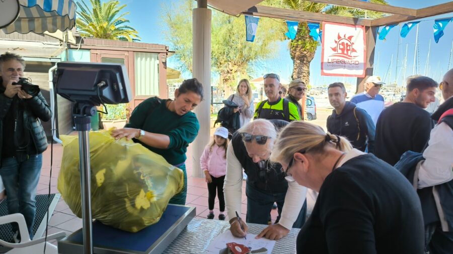 Gara di pesca alla plastica, l'evento che mette  d'accordo pescatori, animalisti e ambientalisti