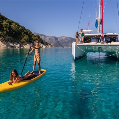 Vacanza in barca per famiglie? Chi dice che non è  adatta a chi ha bambini piccoli non l'ha mai fatta