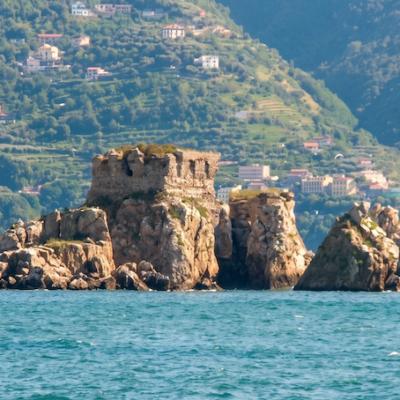Atollo privato di Marlon Brando a Thaiti, un sogno che si avvererà anche nel Golfo di Napoli?